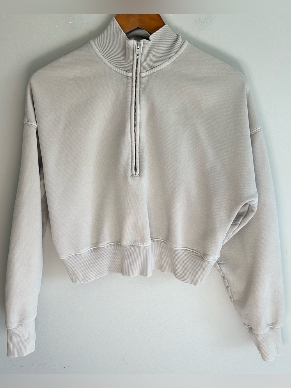 Wilfred Free Beige Gray Fleece 1/2 Zip Front Gemini Sweatshirt Size M Sweater